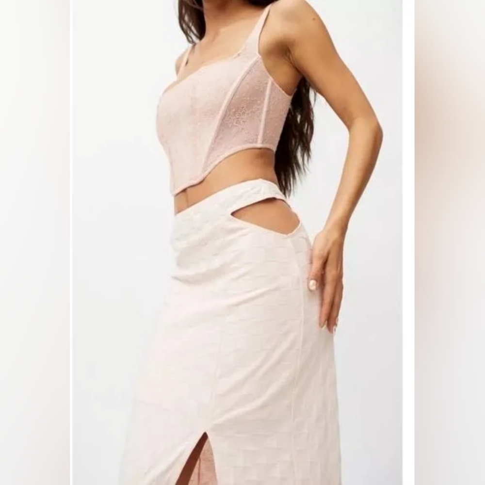🆕 UO 'Delia' Knit Midi Skirt